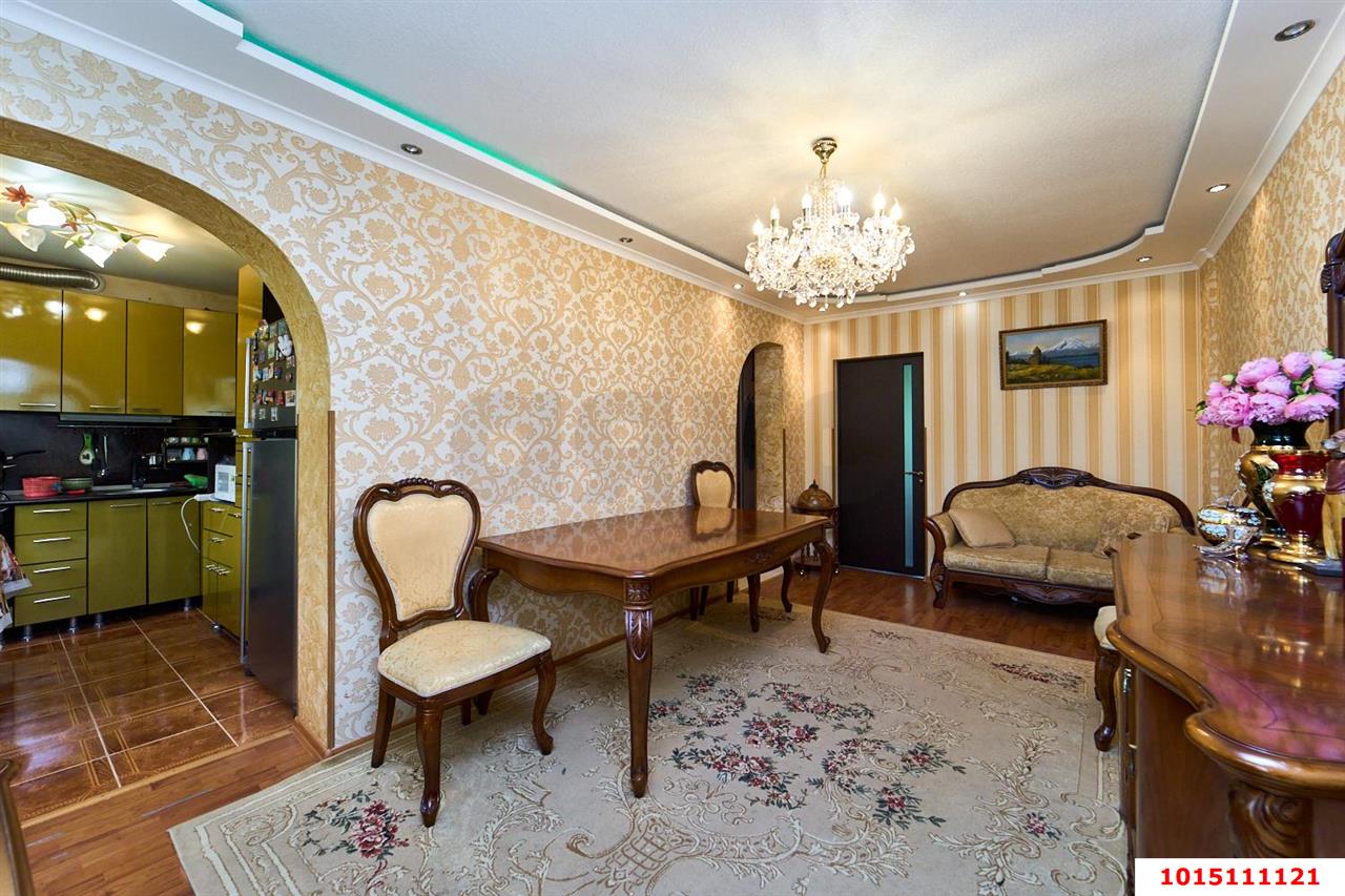 Фото №2: 3-комнатная квартира <span class="whitespace-nowrap">70 м²</span>, <span class="whitespace-nowrap">5/5 эт.</span> - Краснодар, мкр. Западный внутригородской округ, ул. Красная, 155