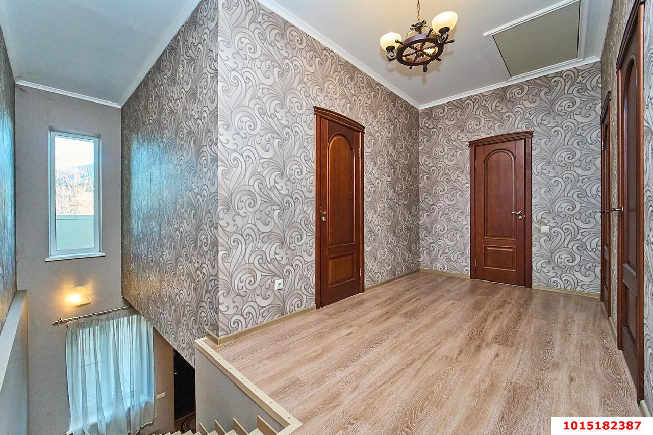 Фото №10: Дом <span class="whitespace-nowrap">152 м²</span> <span class="whitespace-nowrap">+ 2 сот.</span>, <span class="whitespace-nowrap">2 эт.</span> - Краснодар, Прикубанский внутригородской округ, мкр. Сады Калинина, ул. Цветная, 43
