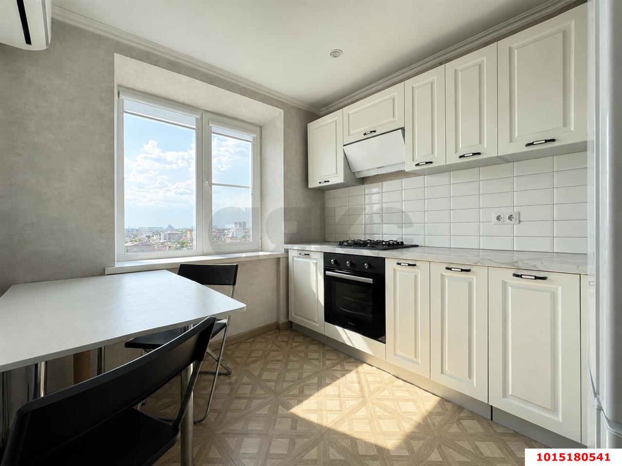 Фото №2: 2-комнатная квартира <span class="whitespace-nowrap">50 м²</span>, <span class="whitespace-nowrap">9/9 эт.</span> - Краснодар, Западный внутригородской округ, мкр. Центральный, ул. Севастопольская, 4