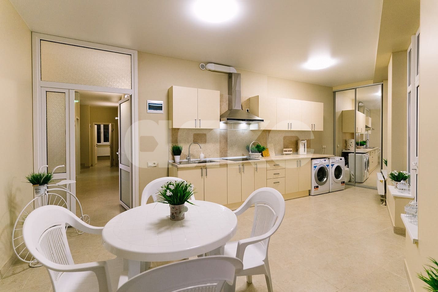 Фото №1: Дом 392 м² + 4.11 сот. - Витязево, ул. Динская, 1