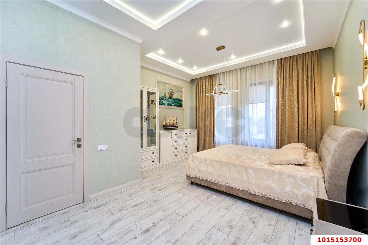 Фото №12: Дом 241 м² + 4 сот. - Краснодар, Прикубанский внутригородской округ, п. коттеджный  Зелёная Долина, ул. Нормандская, 14