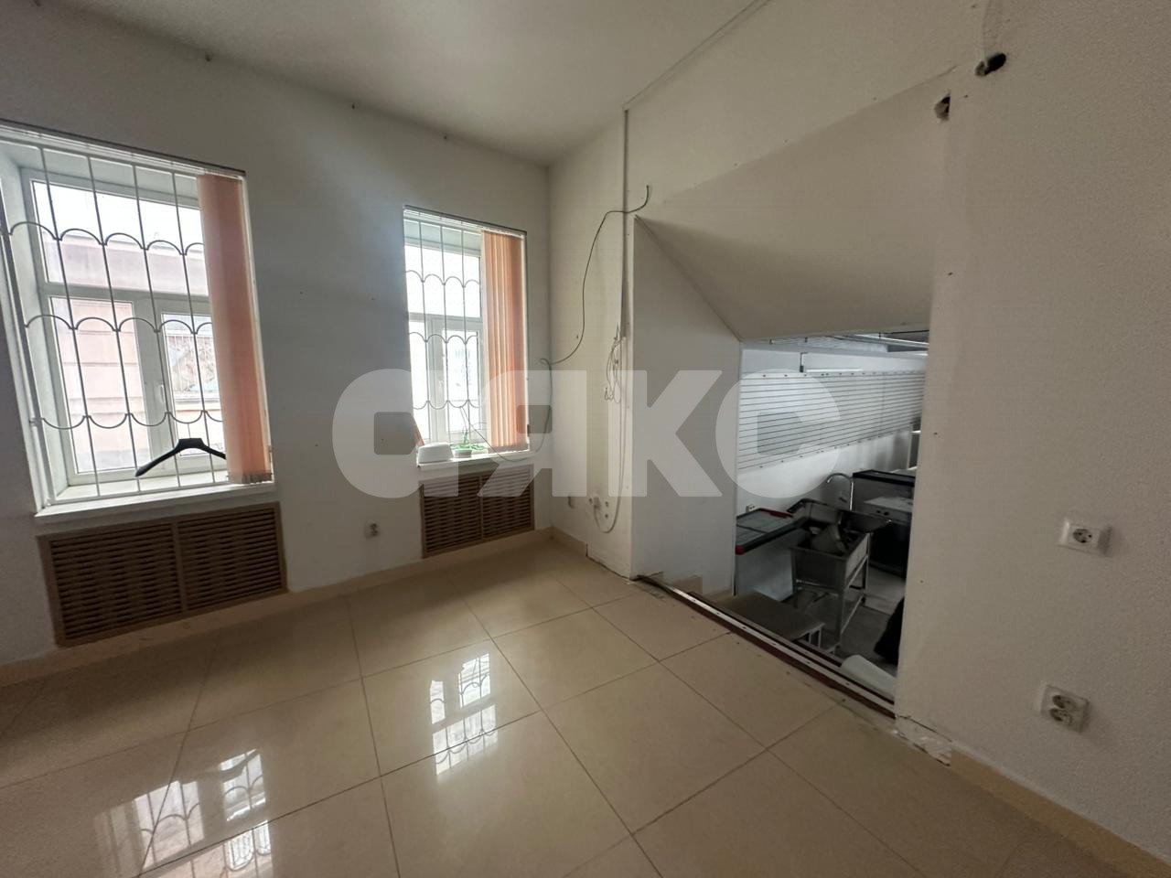 Фото №1: Коммерция 150 м² - Ростов-на-Дону, Ленинский, пер. Газетный, 53/55