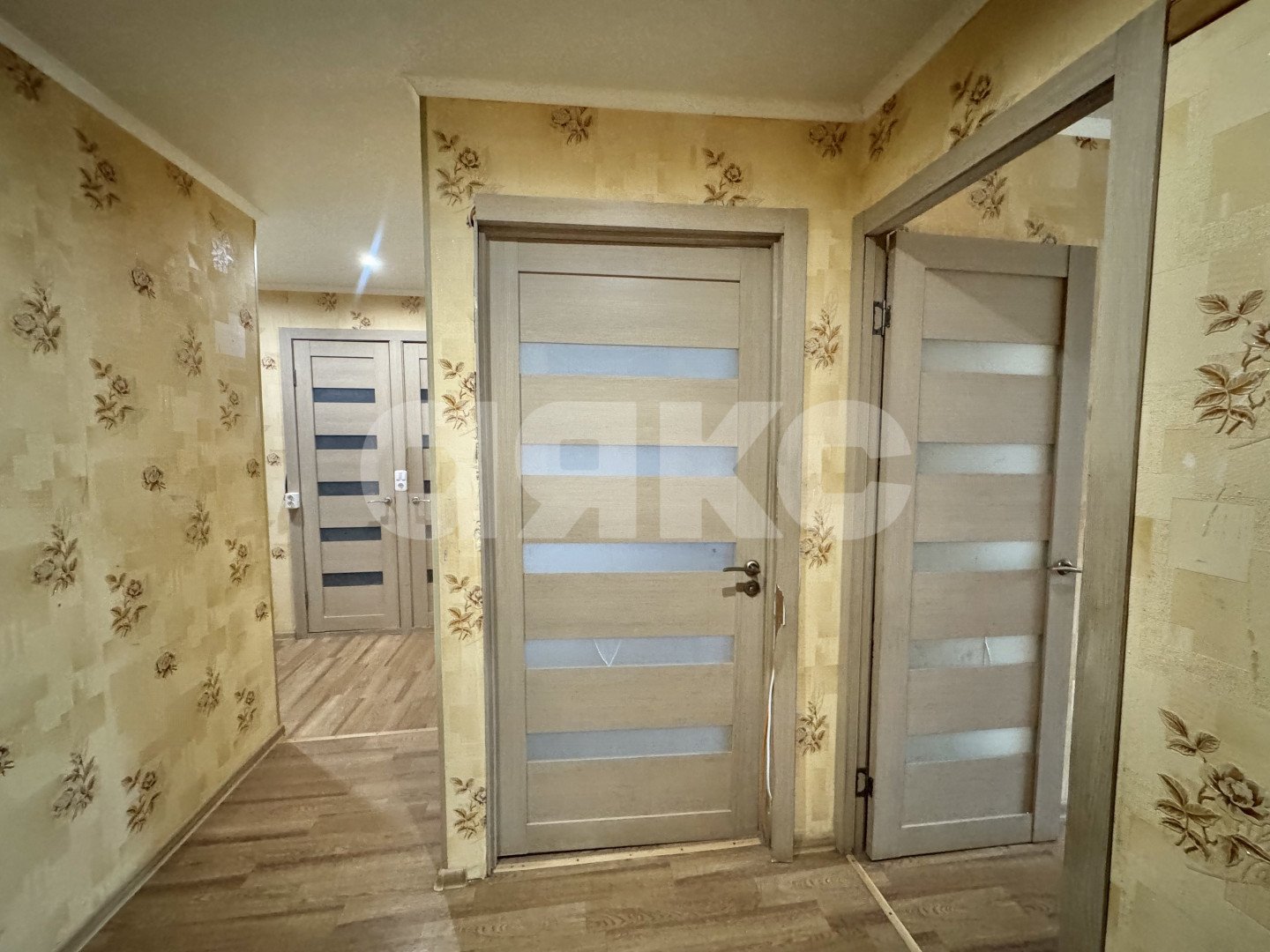 Фото №10: 3-комнатная квартира 60 м² - Нижнекамск, 9-й, пр-кт Вахитова, 17