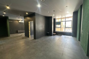 Фото №3: Торговое помещение 109 м² - Краснодар, мкр. Центральный, ул. Кубанская набережная, 56