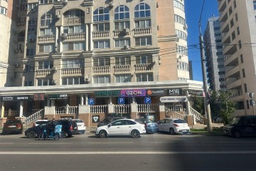 Фото №2: Торговое помещение 109 м² - Краснодар, мкр. Центральный, ул. Кубанская набережная, 56