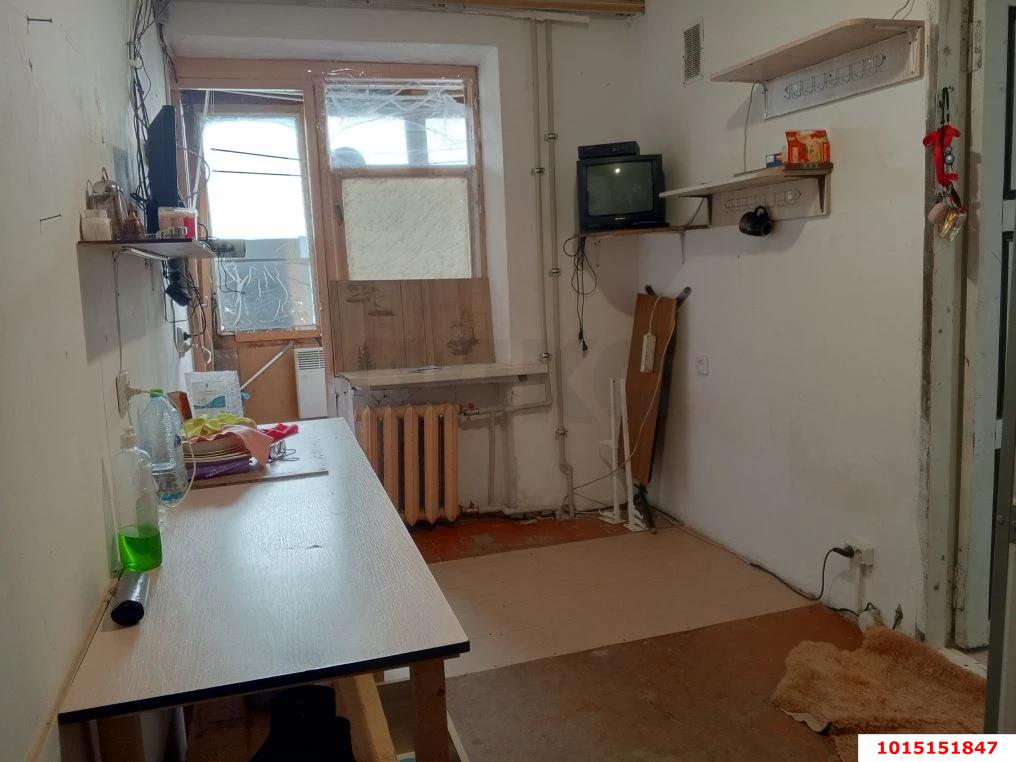 Фото №3: Комната 13 м² - Краснодар, Карасунский внутригородской округ, мкр. Черёмушки, ул. Селезнёва, 150