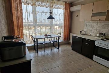 Фото №2: 2-комнатная квартира 57 м² - Берёзовый, мкр. Витаминкомбинат, ул. Декоративная, 1/5