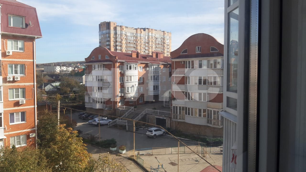 Фото №4: 2-комнатная квартира 65 м² - Горячий Ключ, Администрация, ул. Ленина, 210