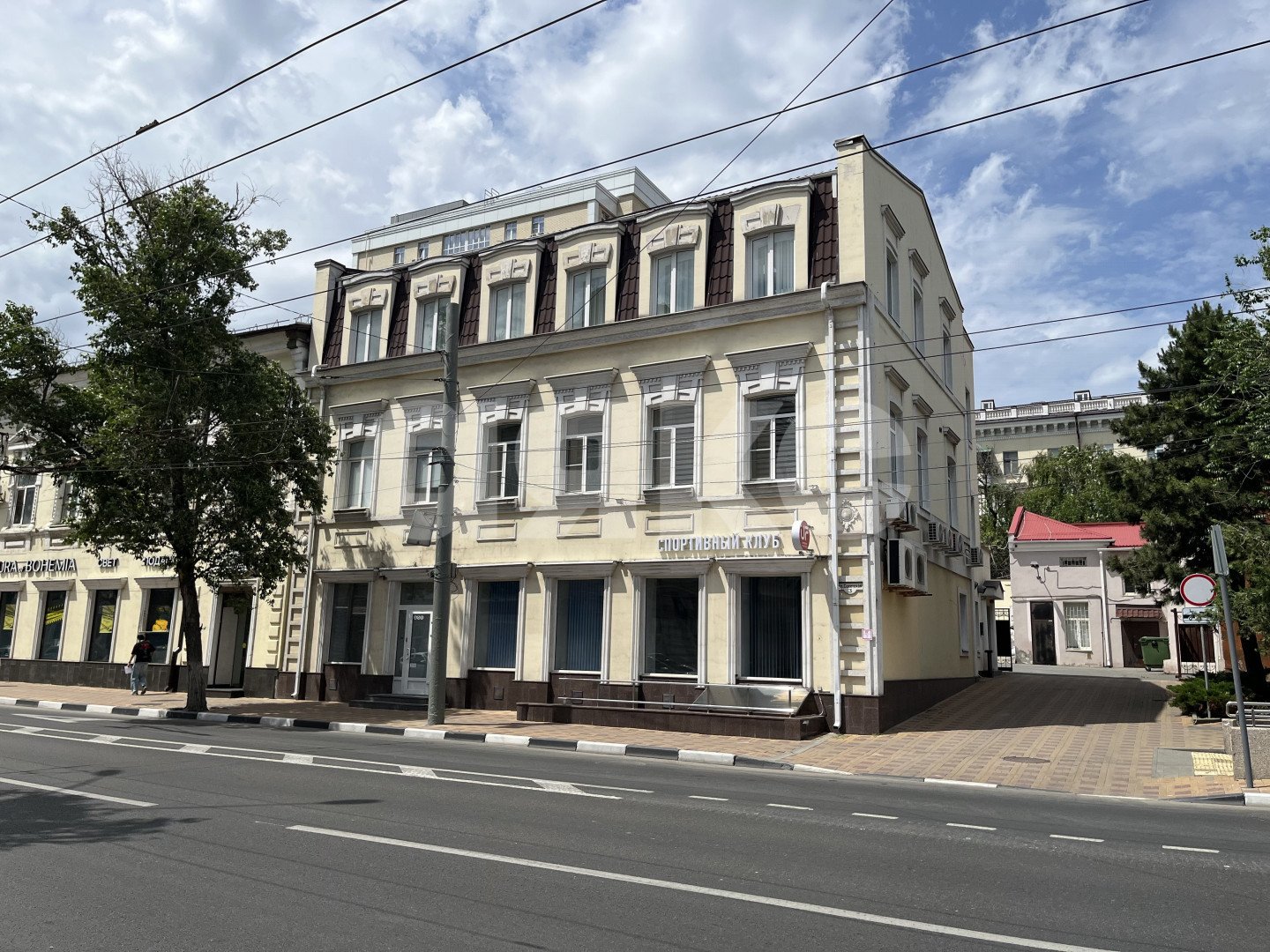 Фото №1: Коммерция 162 м² - Ростов-на-Дону, Нахичевань, ул. Советская, 3