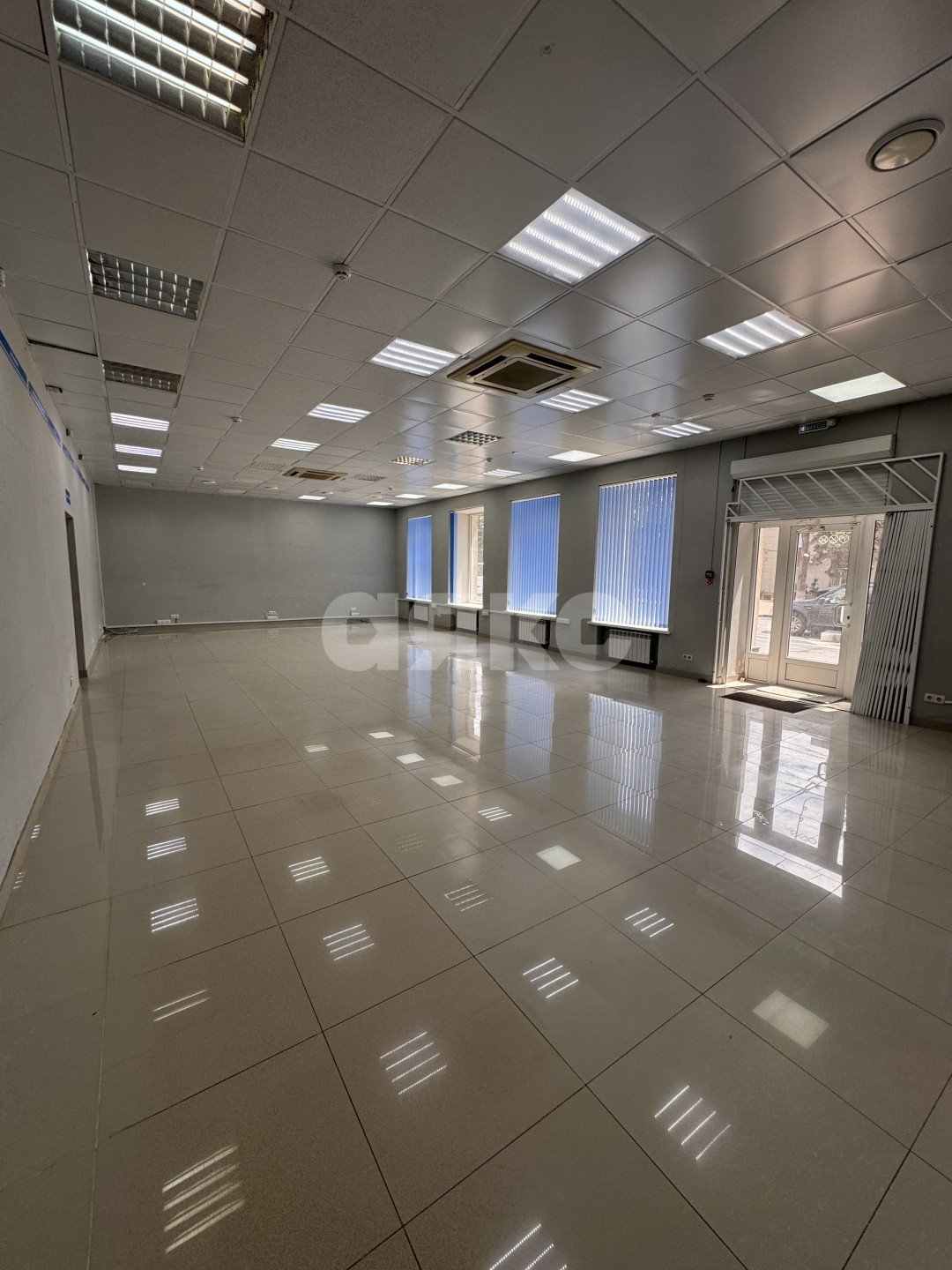 Фото №6: Коммерция 162 м² - Ростов-на-Дону, Нахичевань, ул. Советская, 3