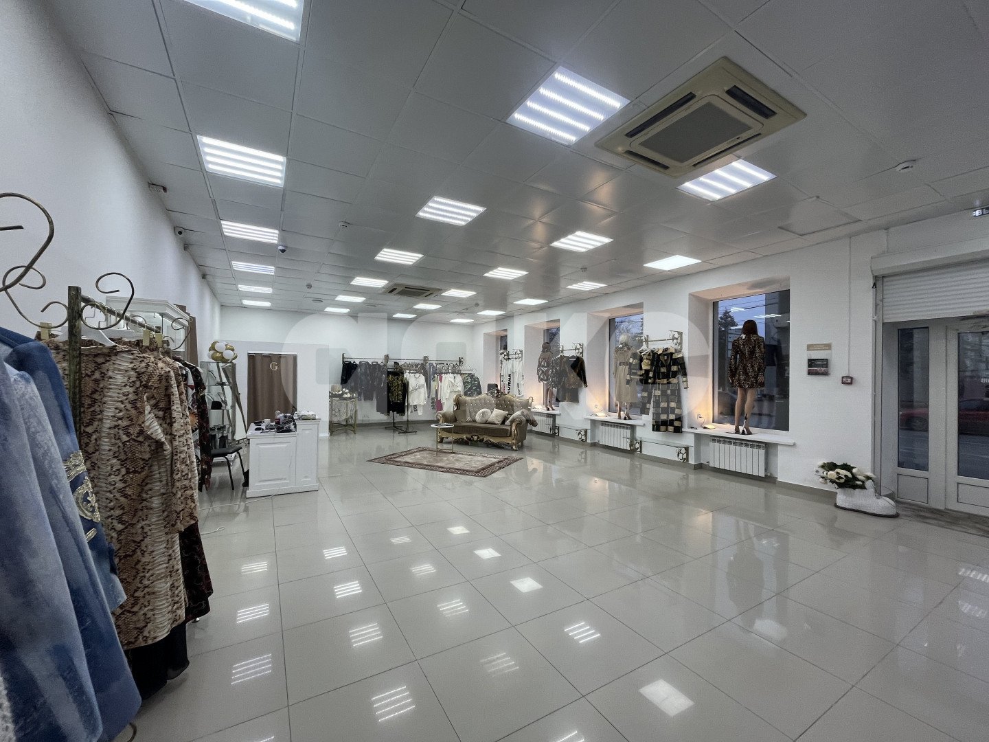 Фото №2: Коммерция 162 м² - Ростов-на-Дону, Нахичевань, ул. Советская, 3