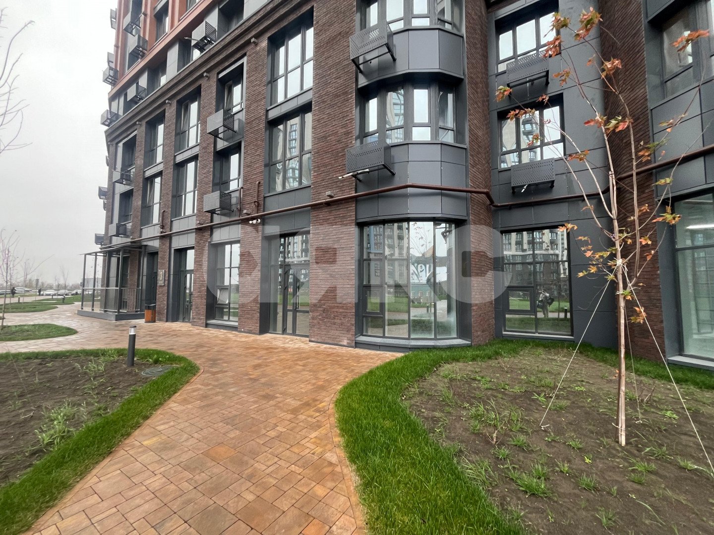 Фото №1: Коммерция 57 м² - Ростов-на-Дону, жилой комплекс Левобережье, ул. Бориса Слюсаря, 21с2