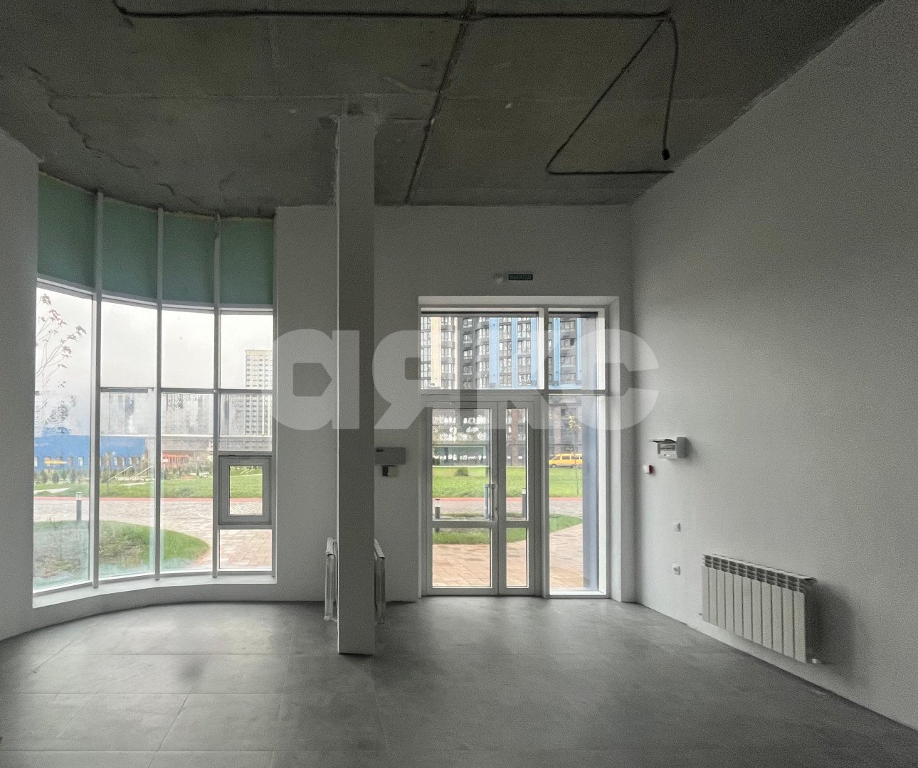 Фото №3: Коммерция 57 м² - Ростов-на-Дону, жилой комплекс Левобережье, ул. Бориса Слюсаря, 21с2