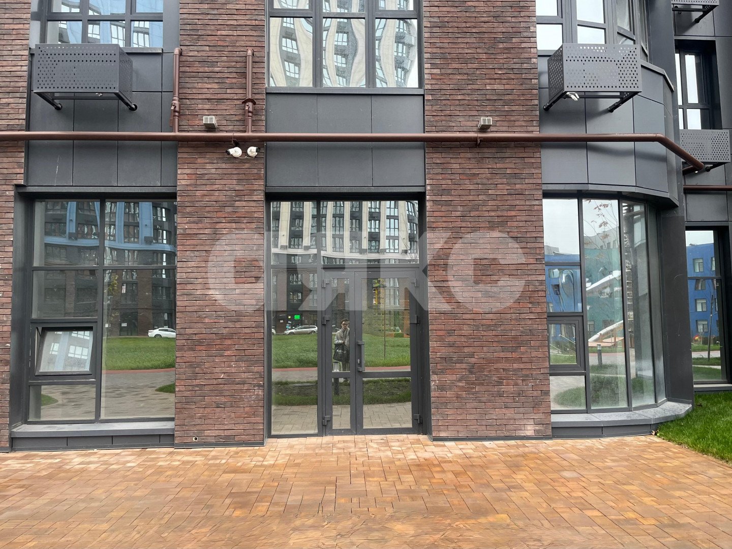 Фото №9: Коммерция 57 м² - Ростов-на-Дону, жилой комплекс Левобережье, ул. Бориса Слюсаря, 21с2