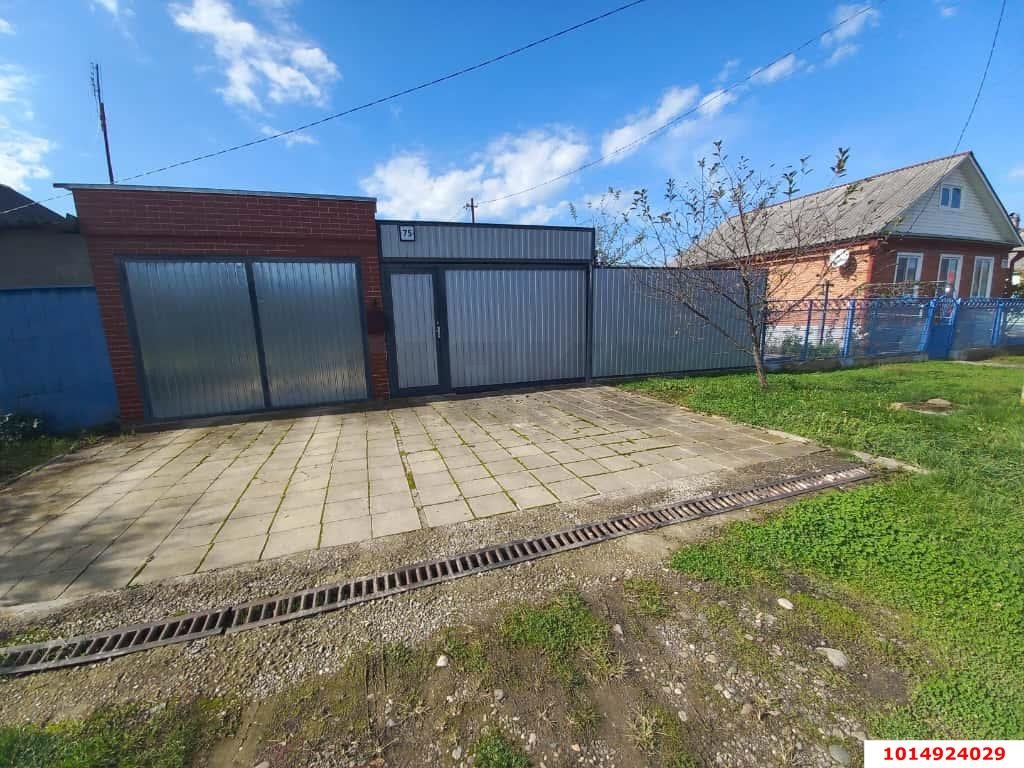 Фото №2: Дом 173 м² + 4.4 сот. - Апшеронск, ул. Дзержинского, 75