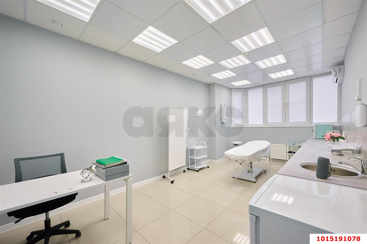 Фото №3: Коммерция 107 м² - Краснодар, Прикубанский внутригородской округ, Фестивальный, ЖК Екатеринодар, мкр. Солнечный, ул. Памяти Чернобыльцев, 1