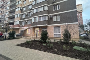 Фото №1: Торговое помещение 58 м² - Краснодар, мкр. ЖК Акварели-2, ул. Тепличная, 62/1к1