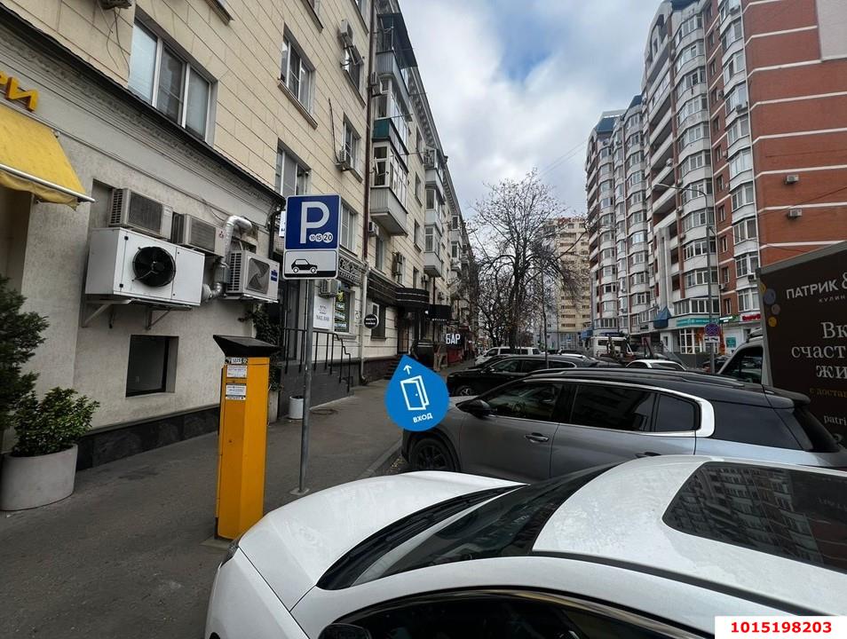 Фото №1: Торговое помещение 70 м² - Краснодар, Центральный, ул. Володи Головатого, 315