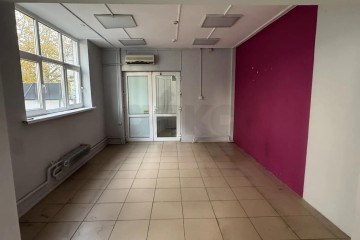 Фото №3: Торговое помещение 52 м² - Краснодар, мкр. Московский, ул. им. Байбакова Н.К., 6