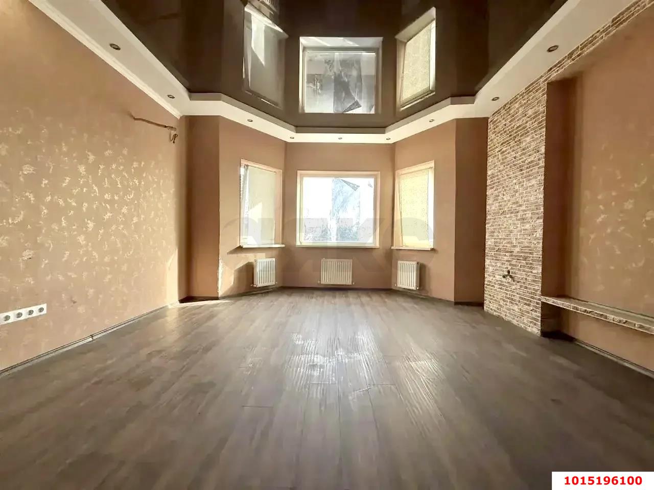 Фото №1: 2-комнатная квартира 73 м² - Краснодар, Прикубанский внутригородской округ, мкр. Сады Калинина, ул. Артёмовская, 5