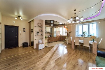 Фото №1: 2-комнатная квартира 91 м² - Краснодар, мкр. Музыкальный, ул. имени Сергея Есенина, 84