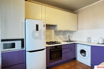 Фото №1: 1-комнатная квартира 38 м² - Берёзовый, мкр. Витаминкомбинат, ул. Целиноградская, 4/2Б