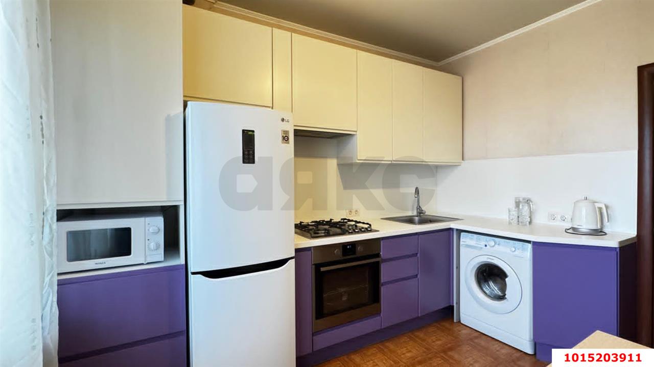 Фото №1: 1-комнатная квартира 38 м² - Берёзовый, Витаминкомбинат, ул. Целиноградская, 4/2Б