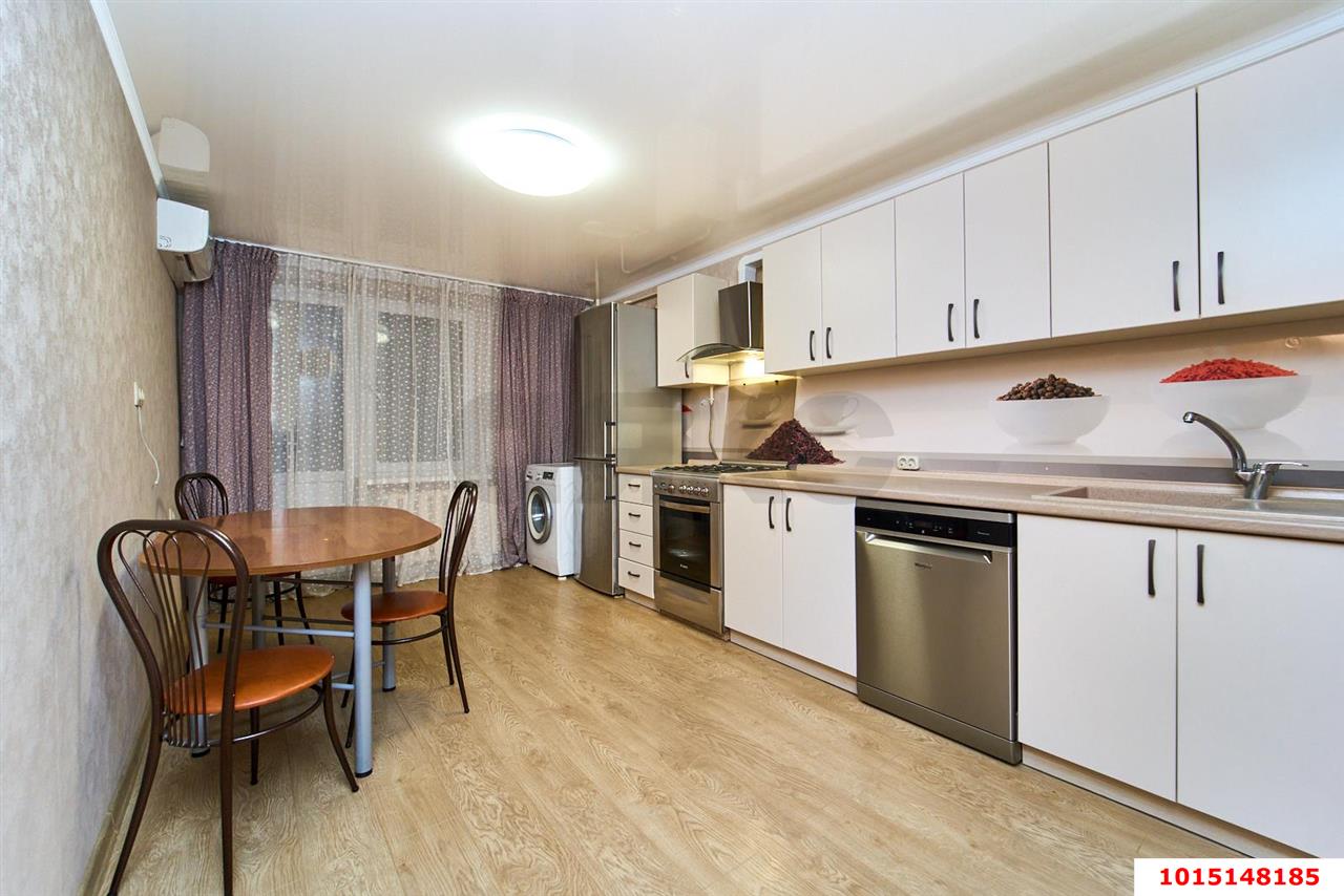 Фото №1: 3-комнатная квартира 78 м² - Краснодар, Прикубанский внутригородской округ, мкр. Славянский, ул. Красных Партизан, 107