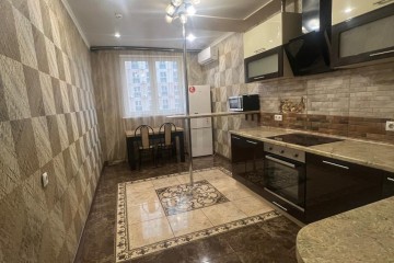 Фото №2: 2-комнатная квартира 74 м² - Краснодар, мкр. Завод Измерительных Приборов, ул. Зиповская, 34к1