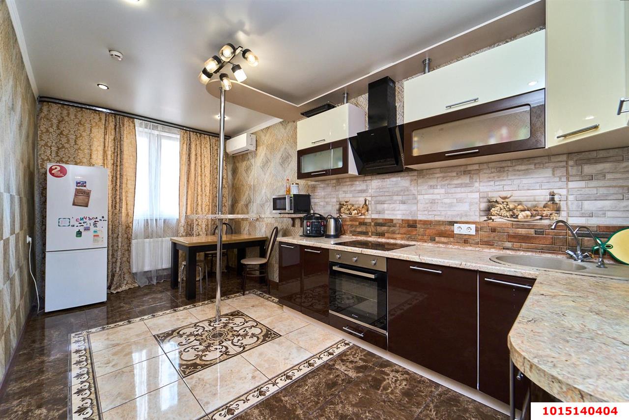 Фото №2: 2-комнатная квартира <span class="whitespace-nowrap">74 м²</span>, <span class="whitespace-nowrap">5/24 эт.</span> - Краснодар, Прикубанский внутригородской округ, ЖК Кубанский, мкр. Завод Измерительных Приборов, ул. Зиповская, 34к1