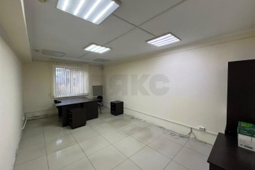 Фото №2: Офисное помещение 20 м² - Краснодар, мкр. Юбилейный, ул. Рождественская набережная, 11