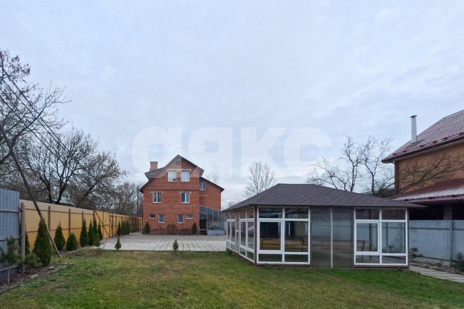 Фото №1: Дом 243 м² + 13.5 сот. - Пирогово, ул. Центральная, 43