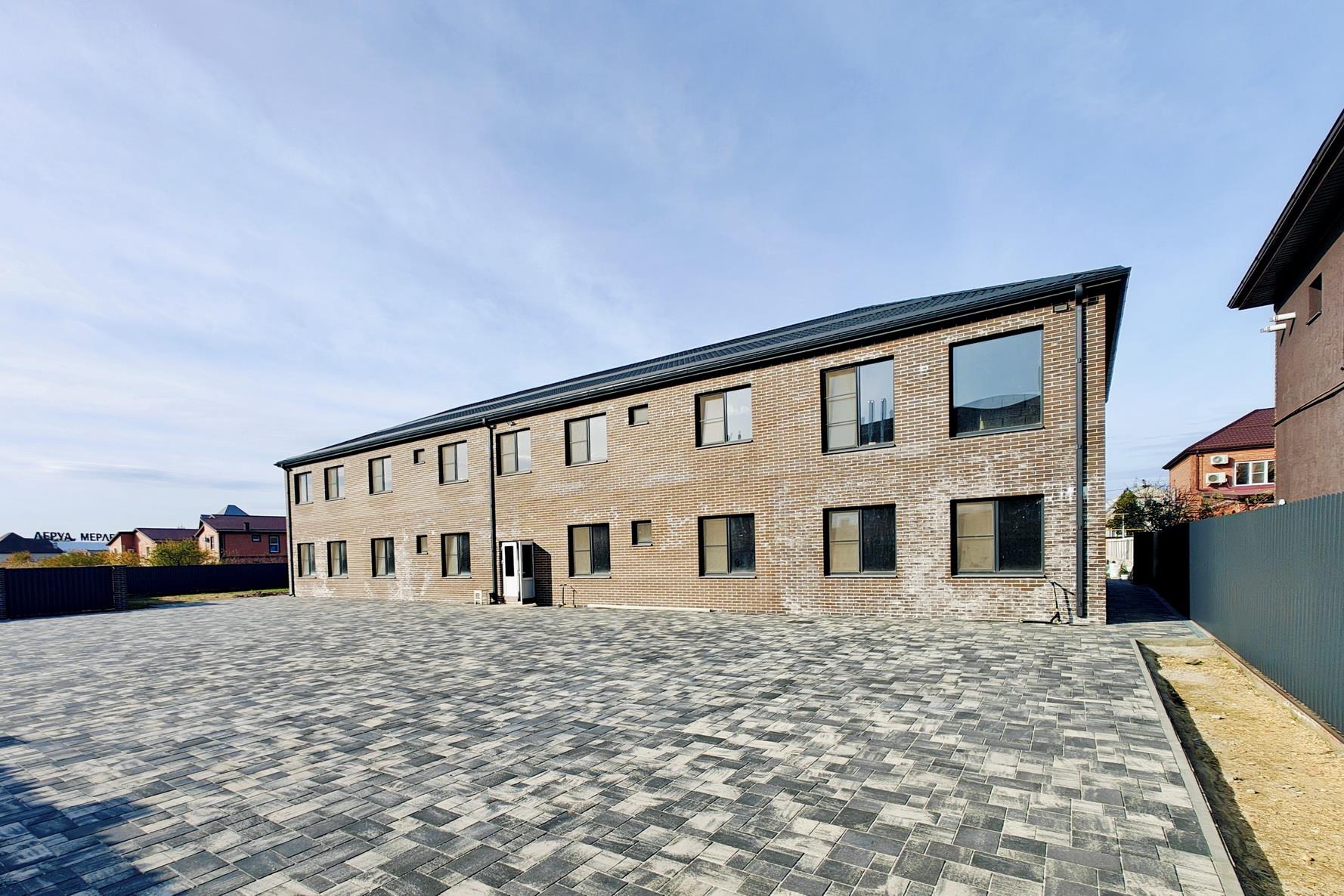 Фото №4: Коммерция 610 м² - Новая Адыгея, ул. Красная, 45