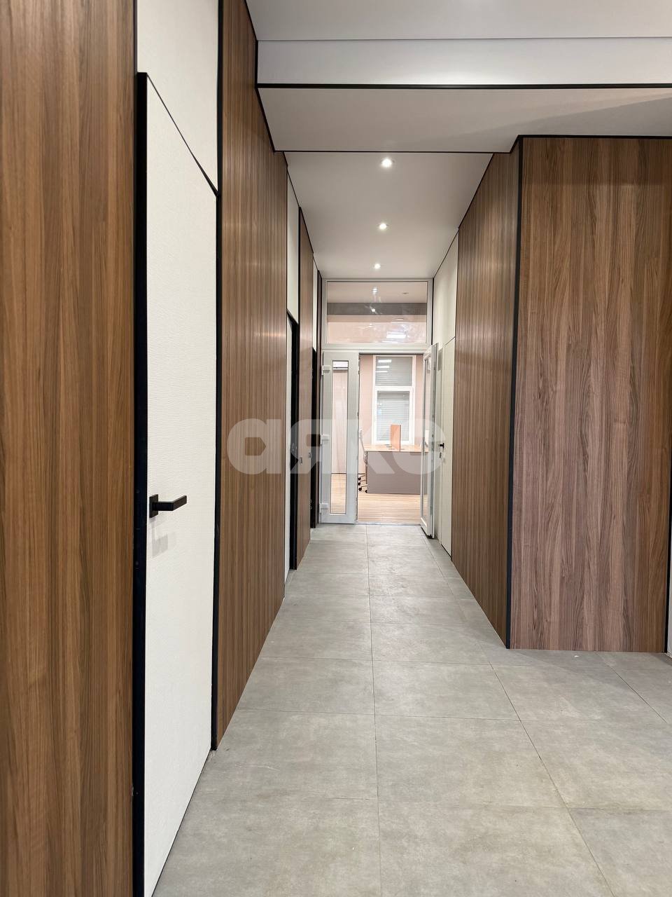 Фото №8: Коммерция 187 м² - Мариуполь, Приморский, пр-кт Адмирала Лунина, 33