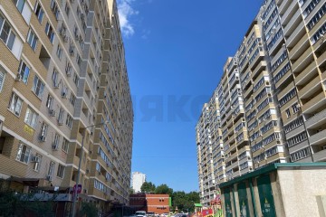 Фото №1: Торговое помещение 106 м² - Краснодар, мкр. жилой комплекс Кремлёвские Ворота, ул. Кореновская, 2к3