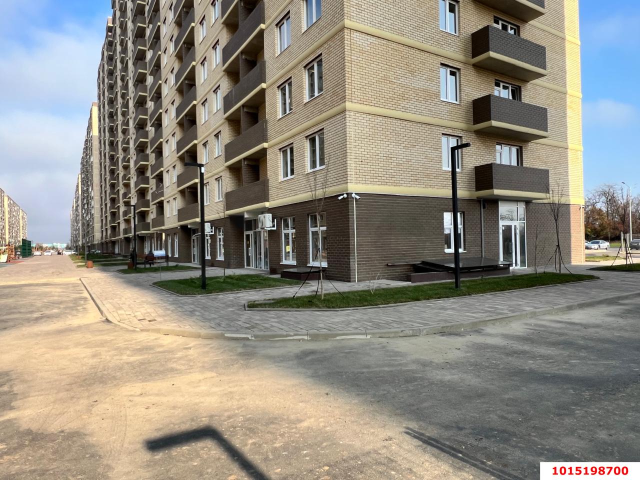 Фото №4: Торговое помещение 30 м² - Краснодар, жилой комплекс Дыхание, ул. Лётчика Позднякова, 2к27