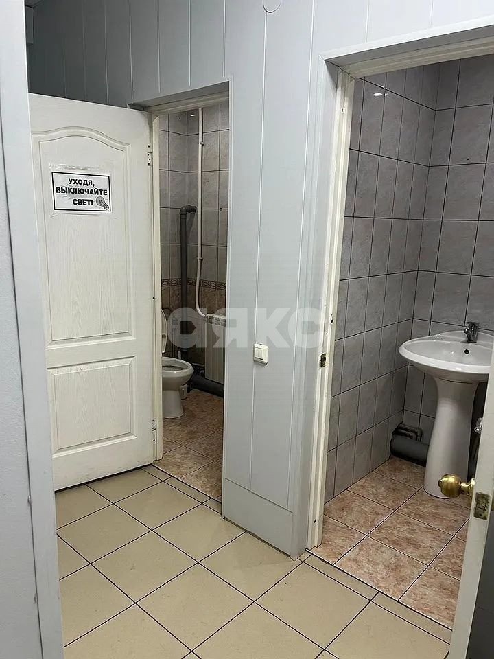 Фото №10: Коммерция 106 м² - Ростов-на-Дону, Кировский, ул. Красноармейская, 127