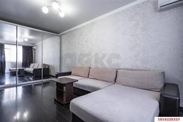 Фото №2: 1-комнатная квартира 39 м² - Краснодар, мкр. Музыкальный, ул. имени Сергея Есенина, 82