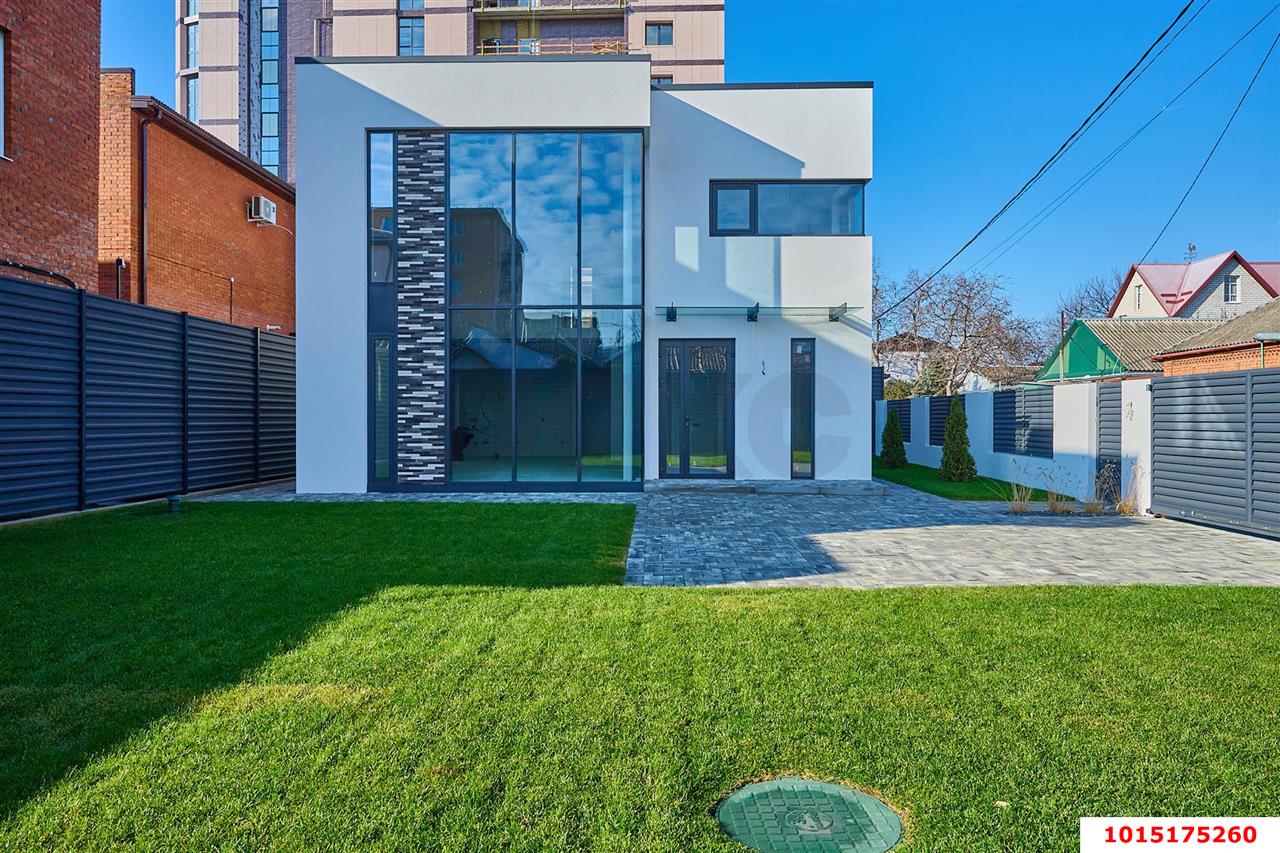 Фото №1: Дом 153 м² + 4 сот. - Краснодар, Западный внутригородской округ, мкр. Центральный, ул. Братьев Игнатовых, 175