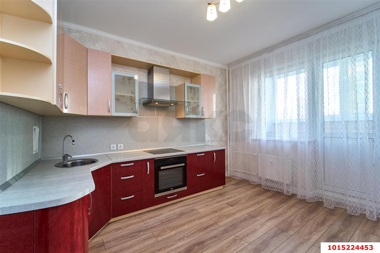 Фото №1: 2-комнатная квартира 65 м² - Краснодар, жилой комплекс Бауинвест, мкр. Прикубанский внутригородской округ, ул. имени 40-летия Победы, 184к2