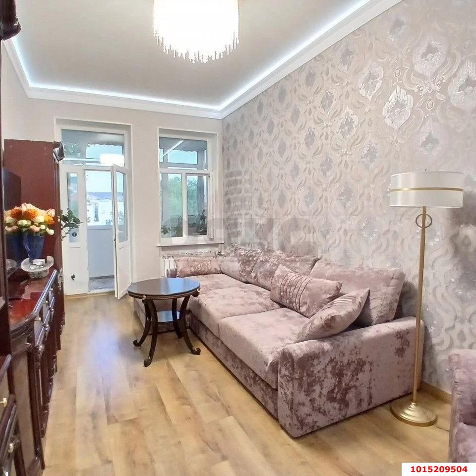 Фото №1: 3-комнатная квартира 82 м² - Феодосия, ул. Назукина, 1