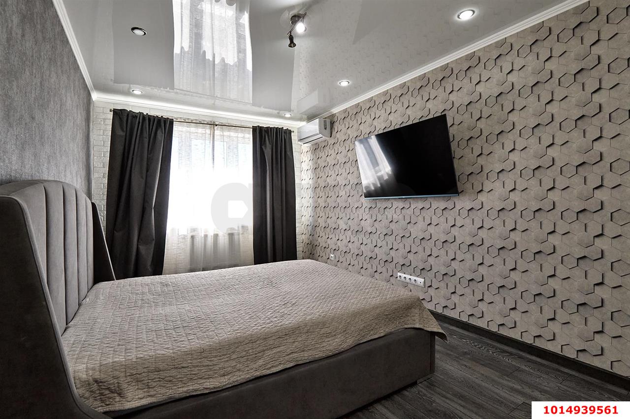 Фото №1: 1-комнатная квартира 44 м² - Краснодар, ЖК Три Богатыря, Центральный внутригородской округ, Центральный, мкр. жилой комплекс Три Богатыря, ул. Садовая, 161/1