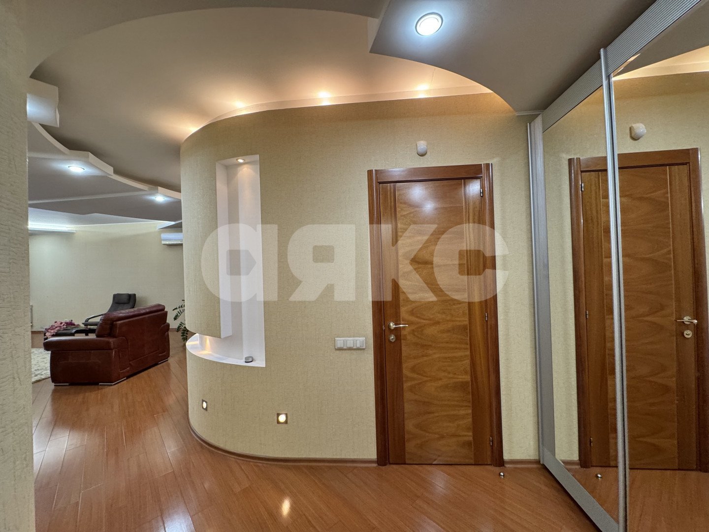 Фото №14: 4-комнатная квартира 196 м² - Нижнекамск, 35А, пр-кт Химиков, 7