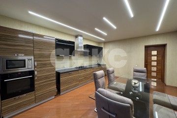 Фото №2: 4-комнатная квартира 196 м² - Нижнекамск, мкр. 35А, пр-кт Химиков, 7