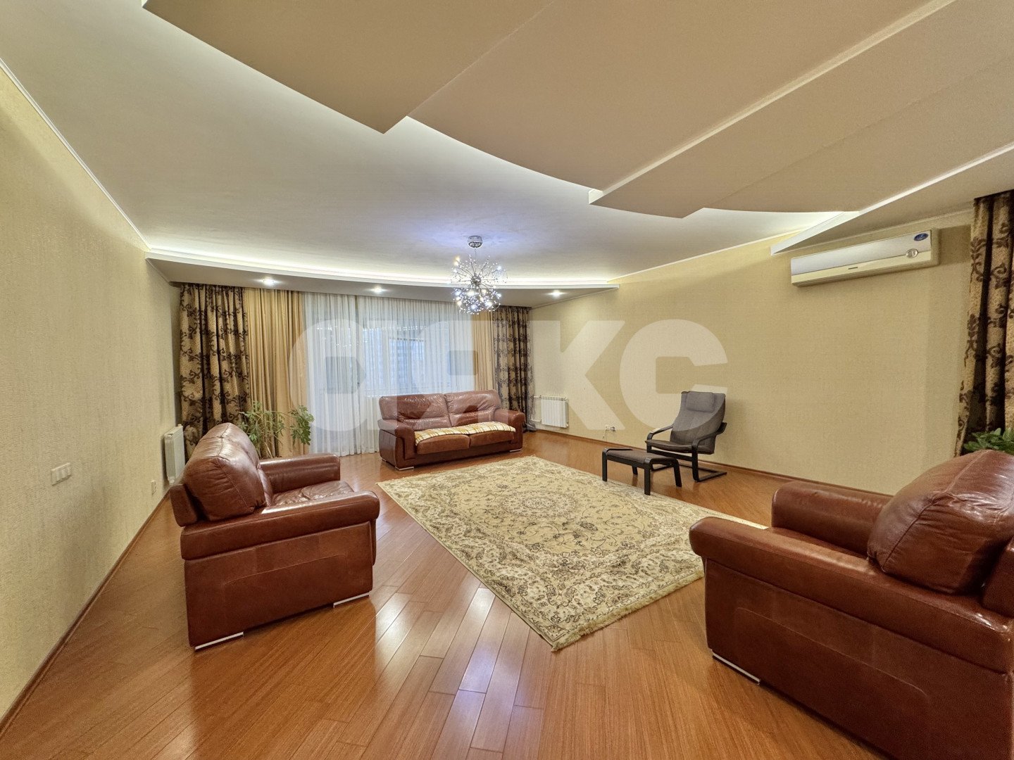 Фото №2: 4-комнатная квартира 196 м² - Нижнекамск, 35А, пр-кт Химиков, 7