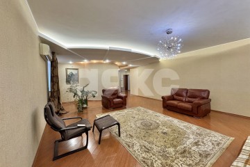 Фото №3: 4-комнатная квартира 196 м² - Нижнекамск, мкр. 35А, пр-кт Химиков, 7