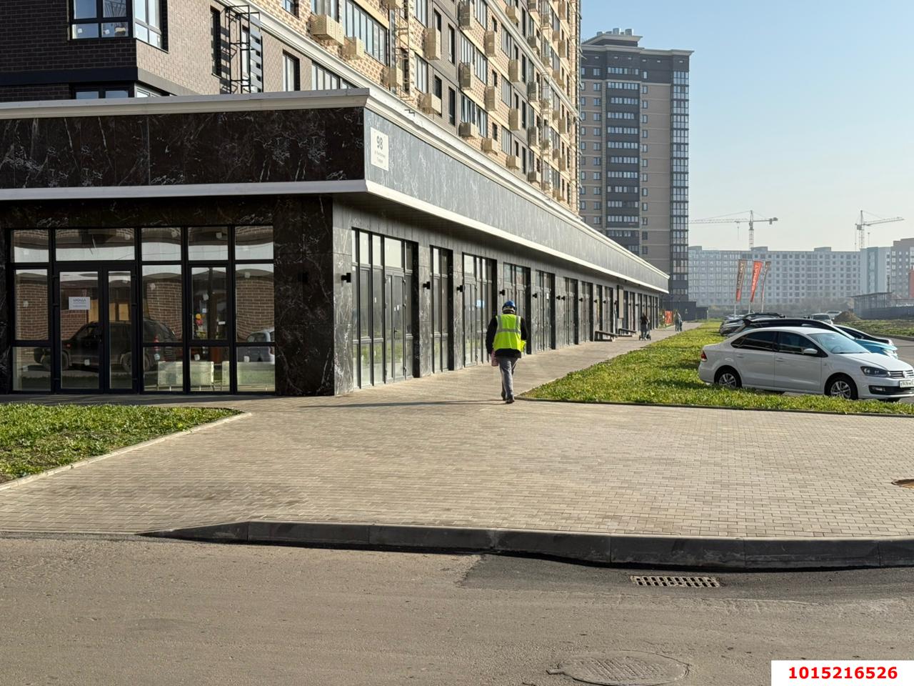 Фото №1: Торговое помещение 100 м² - Краснодар, жилой комплекс Сармат, ул. Западный Обход, 65/2