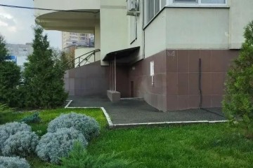 Фото №4: Торговое помещение 68 м² - Краснодар, мкр. Центральный, ул. Дмитриевская Дамба, 10