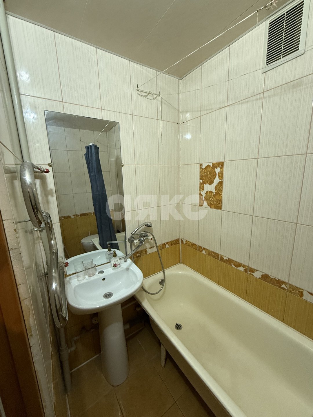 Фото №10: 1-комнатная квартира 35 м² - Майкоп, Центр, ул. Краснооктябрьская, 28