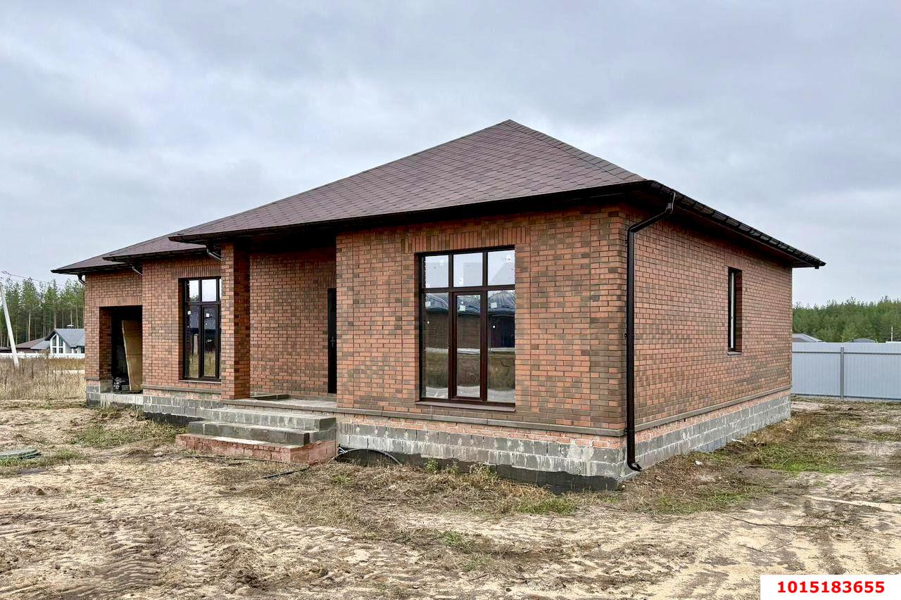 Фото №1: Дом 180 м² + 5 сот. - Краснодар, Плодородный-2, ул. Александровская, 1/1